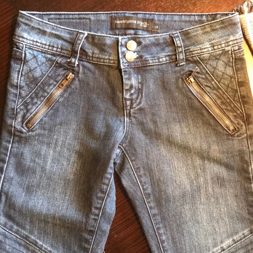Twentyone Black Super Skinny Blue Jeans 1/2 READ